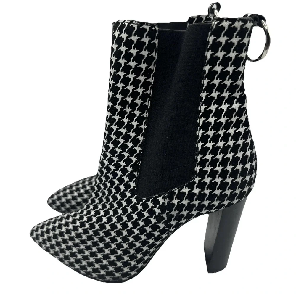 Paige Houndstooth Chelsea‎ Booties Sz 6
